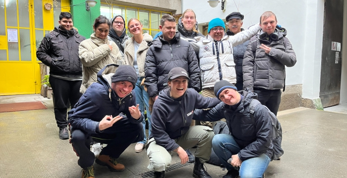 Gruppenfoto der Praktikant:innen beim Verein M.U.T. © Jugend am Werk