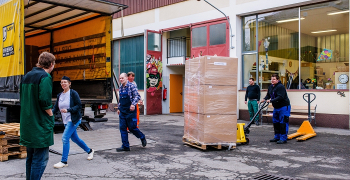 LKW wird beladen © Kollektiv Fischka/fischka.com