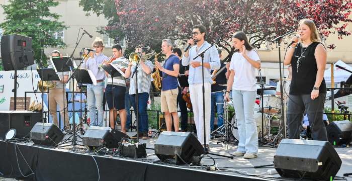 Blick auf die Lehrlinge beim Abschlusskonzert in Wien 16 © Jugend am Werk