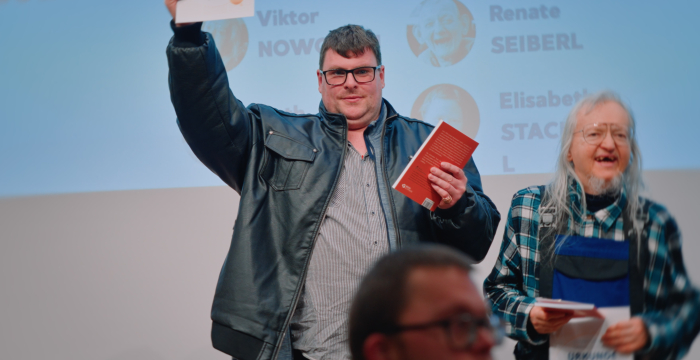 Franz Schwager freut sich über die Auszeichnung © Peter Monoki