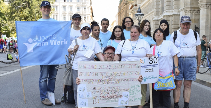 Gruppenfoto von der Powerparade © Jugend am Werk