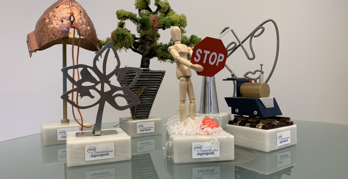 Pokale Österreichischer Jugendpreis 2020 © Jugend am Werk