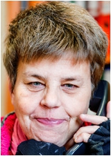 Frau beim Telefonieren © kollektiv fischka/fischka.com
