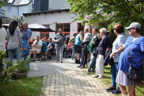 Sommerfest Hochstraße 2023, Publikum © Jugend am Werk