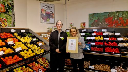 Auszeichnung Partnerbetrieb Denns Biomarkt Filiale Lindengasse © Jugend am Werk