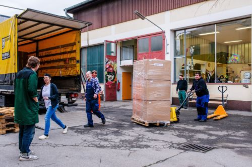 LKW wird beladen © Kollektiv Fischka/fischka.com