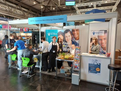 Blick auf den Stand von Jugend am Werk auf der Messe BeSt 2025 © Jugend am Werk