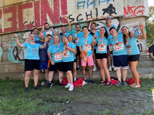 Gruppenfoto vom Business Run 2025 © Jugend am Werk