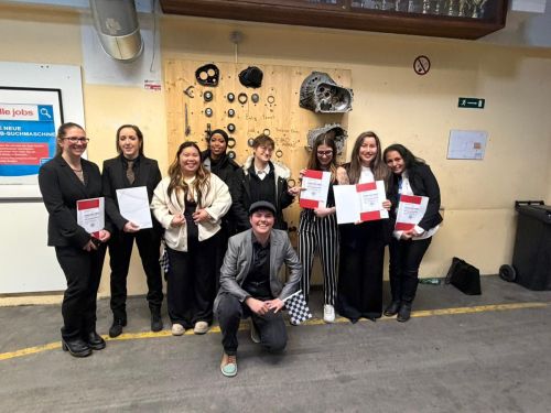 Gruppenfoto Lehrabschluss KFZ-Technik, Februar 2026 © Jugend am Werk