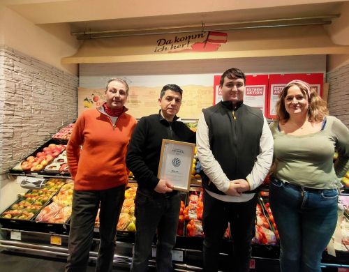 Gruppenfoto Auszeichnung Partnerbetrieb 2026, Billa AG, Meidlinger Hauptstraße 11 © Jugend am Werk