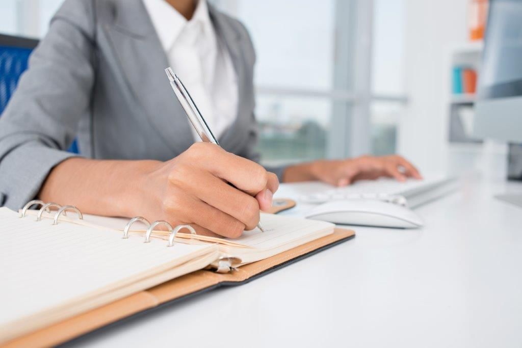 Admin Assistenz © Shutterstock Admin Assistenz © Shutterstock