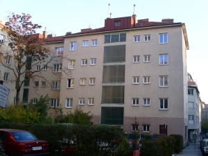 Blick auf die Wohnhausanlage in der Grimmgasse © Jugend am Werk