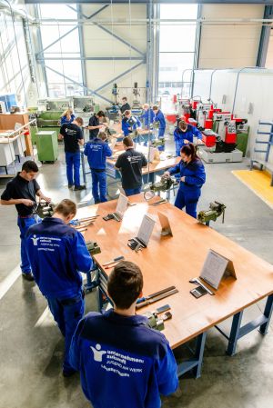 Lehrlinge bei der Arbeit im Lehrbetrieb Rotenturm © Kollektiv Fischka/fischka.com