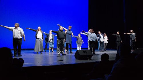 Gruppe aus Hirschstetten bei der Aufführung im Akademietheater © Reinhard Werner/Burgtheater