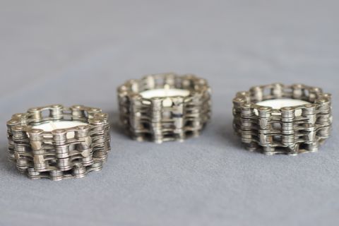 Teelichthalter aus Metall, Ansicht seitlich © Jugend am Werk