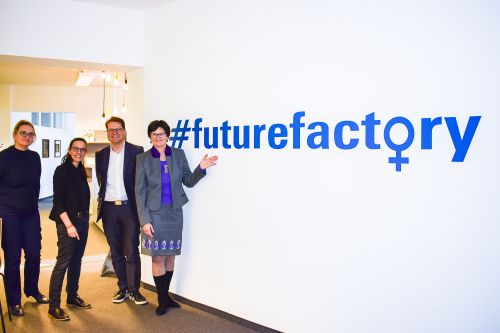 von links nach rechts: Gudrun Koban, ABZ*Austria, Jutta Waltner (Leitung #futurefactory), Stadtrat Czernohorszky und AMS-Landesgeschäftsführerin Petra Draxl. © Jugend am Werk
