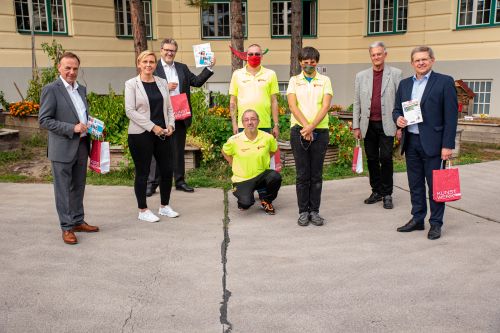 Gruppenbild mit Stadtrat Hacker © Gregor Neupert